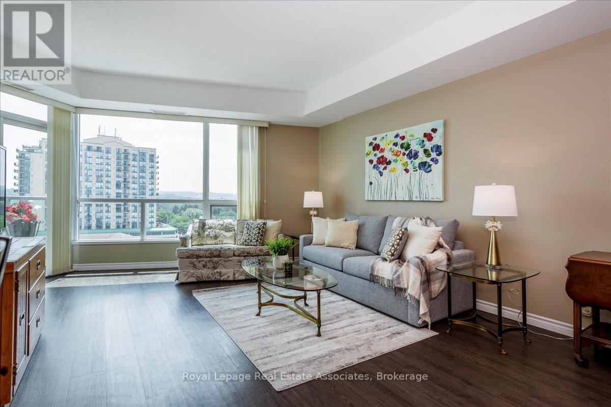 811 - 37 ELLEN STREET