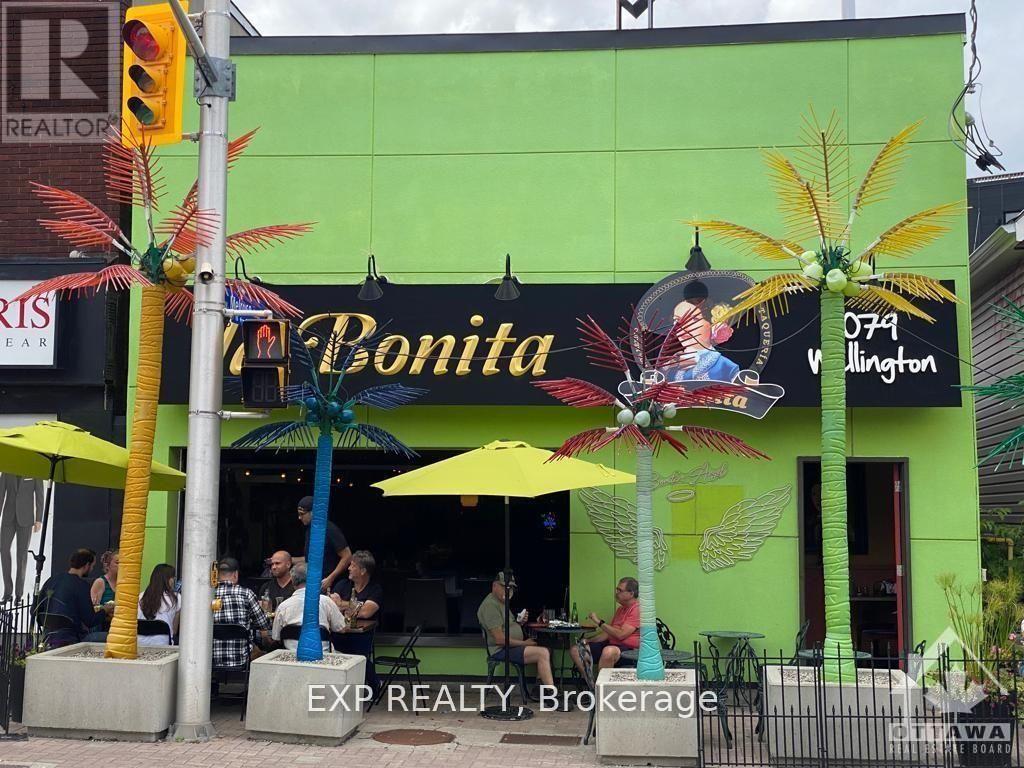 1079 WELLINGTON STREET W