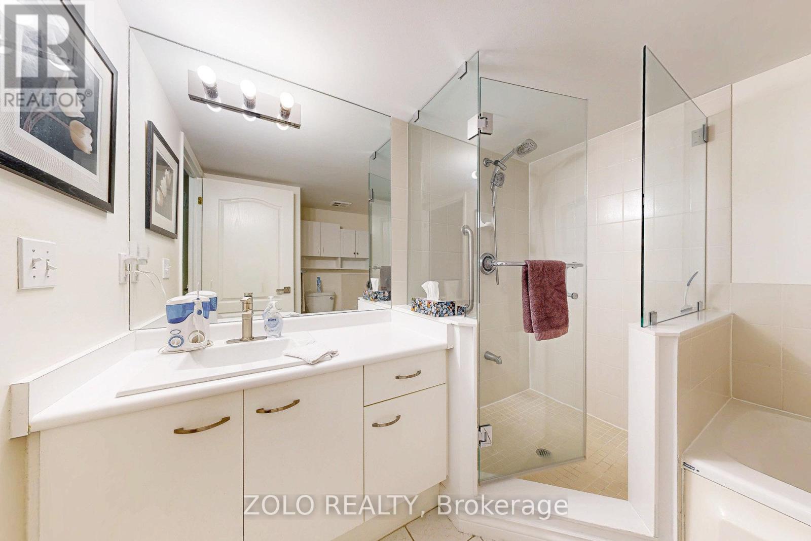 606 - 1276 MAPLE CROSSING BOULEVARD