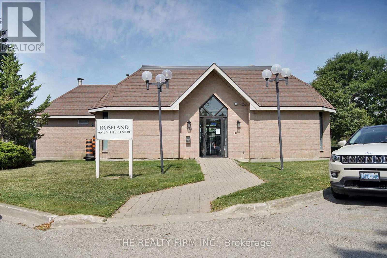 504 - 858 COMMISSIONERS ROAD E