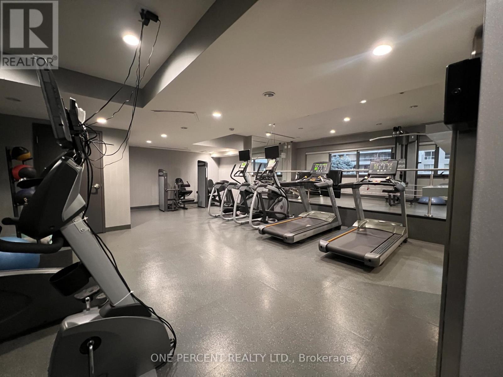 311 - 17 KENASTON GARDENS