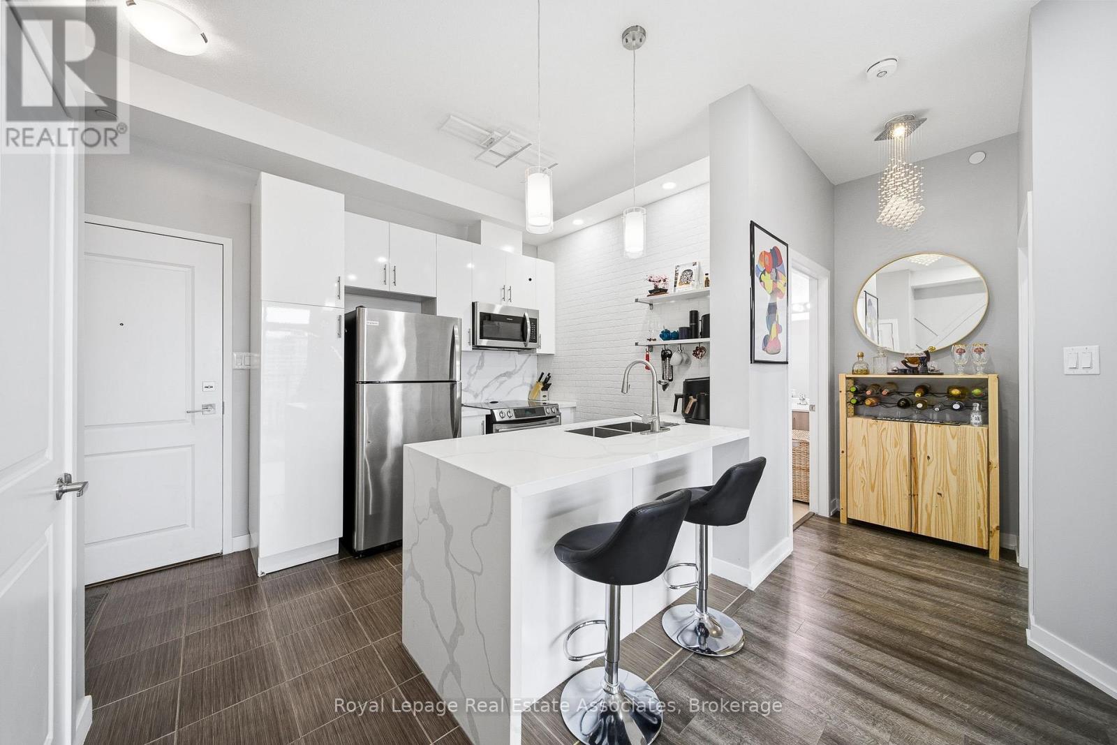 616 - 125 SHOREVIEW PLACE