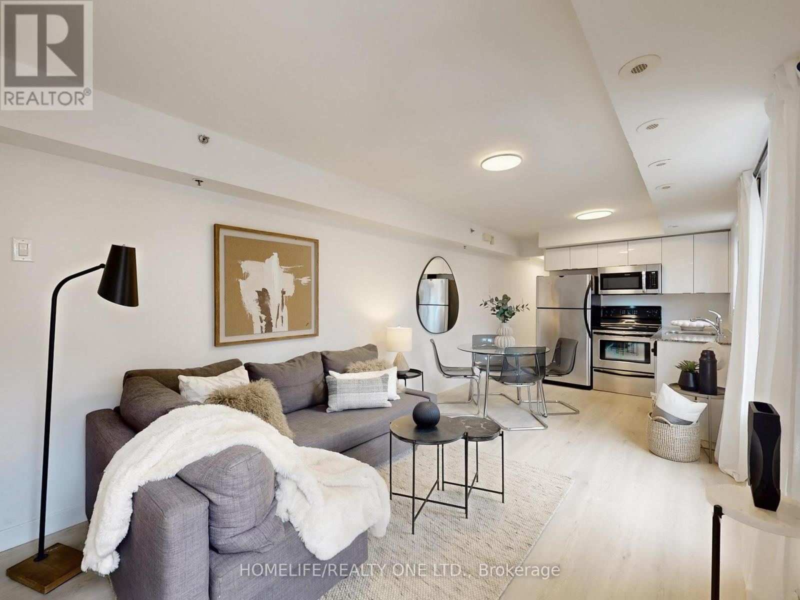 901B - 16 LAIDLAW STREET