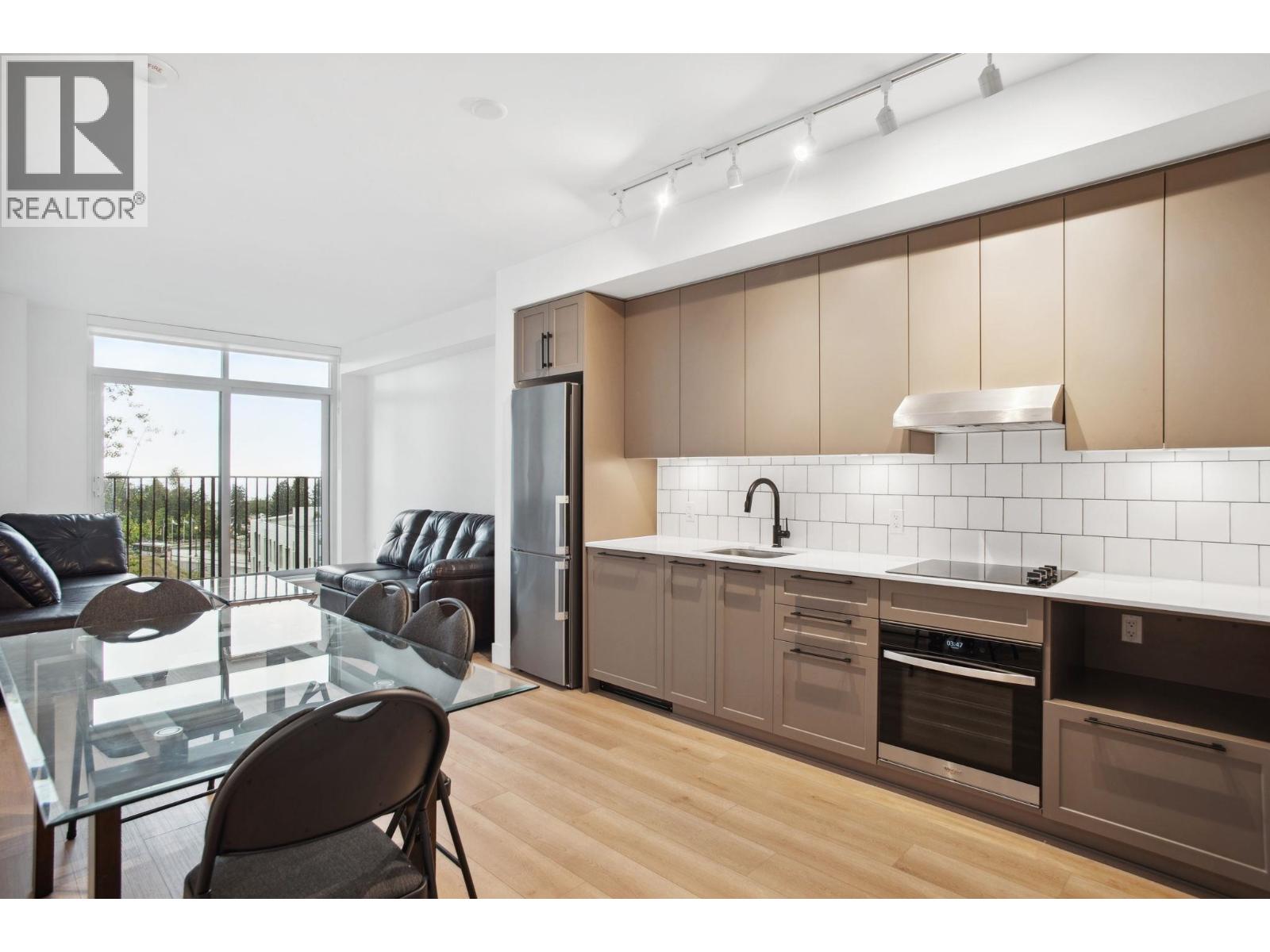 711 8750 UNIVERSITY CRESCENT