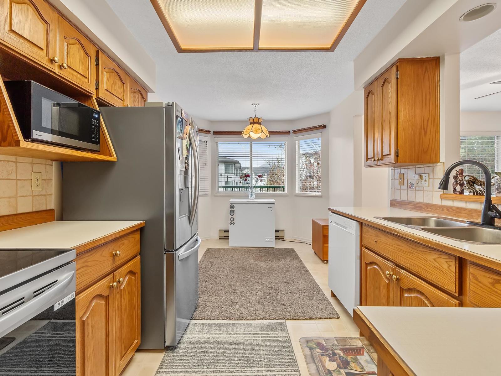 201 45604 BRETT AVENUE, Chilliwack Proper West