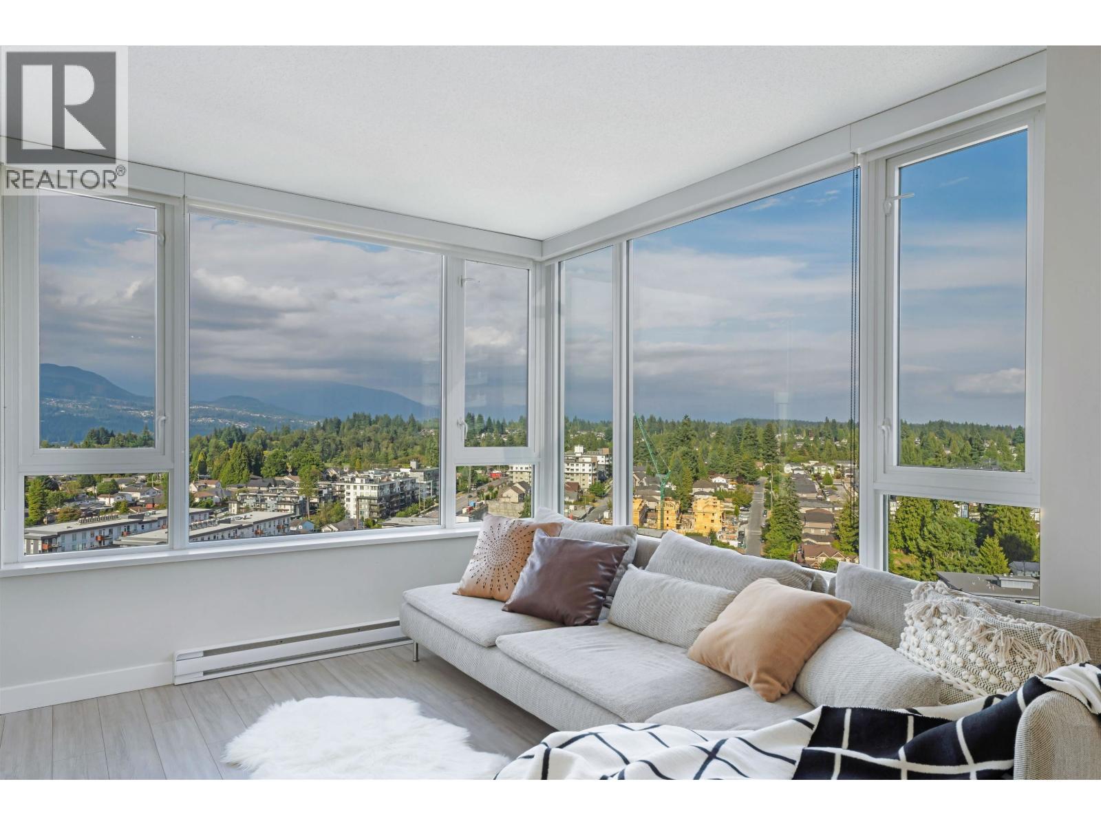 2607 570 EMERSON STREET