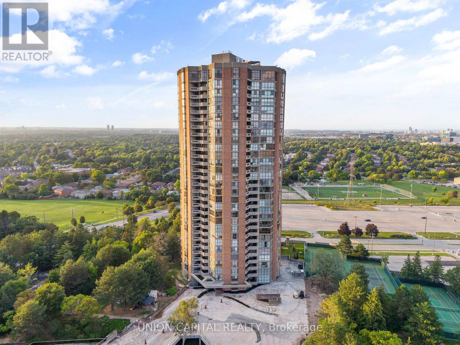 2405 - 85 SKYMARK DRIVE