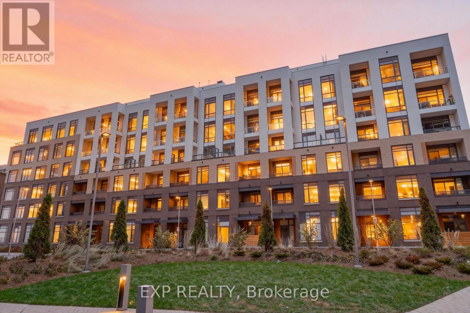 D328 - 8 BEVERLEY GLEN BOULEVARD