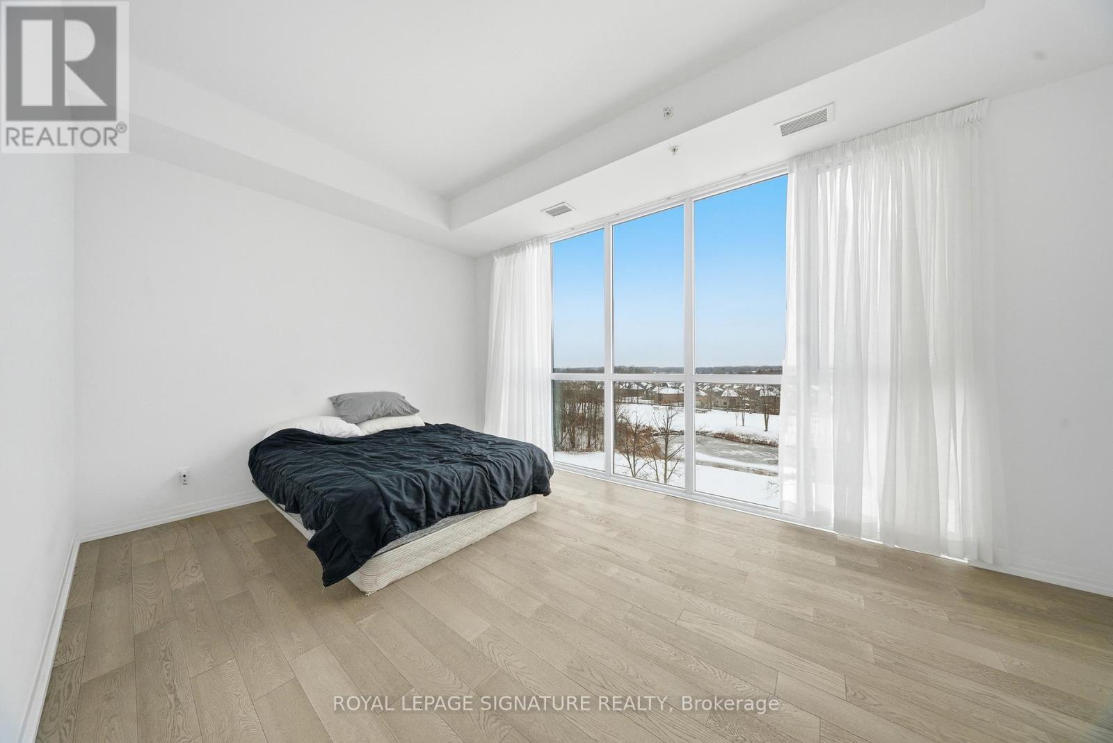 801 - 7711 GREEN VISTA GATE