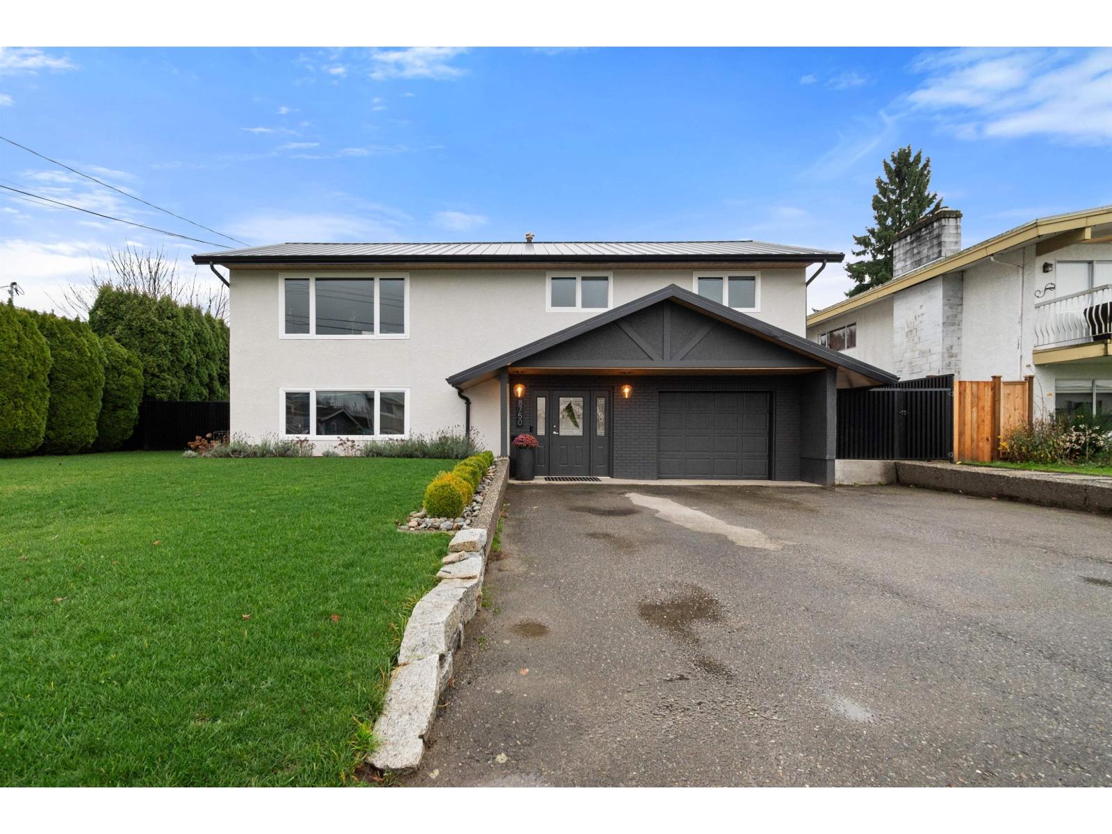 8750 BUTCHART STREET, Chilliwack Proper South