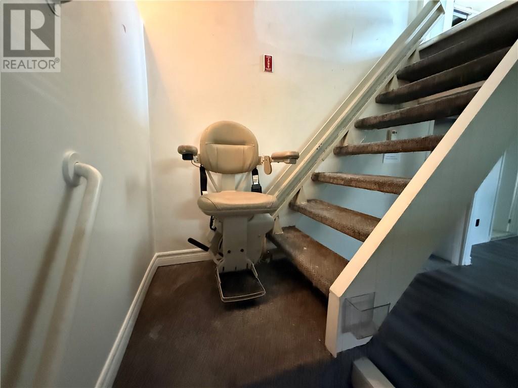 200 Hillside Drive S