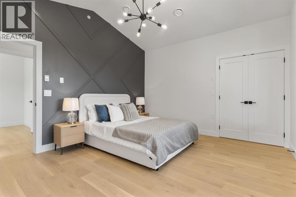 2 1243 NOOTKA STREET