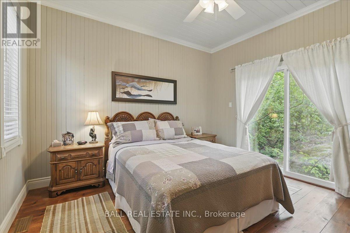 3559 HARBOUR POINT LANE