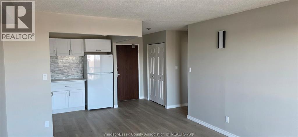 3936 WYANDOTTE STREET Unit# 706