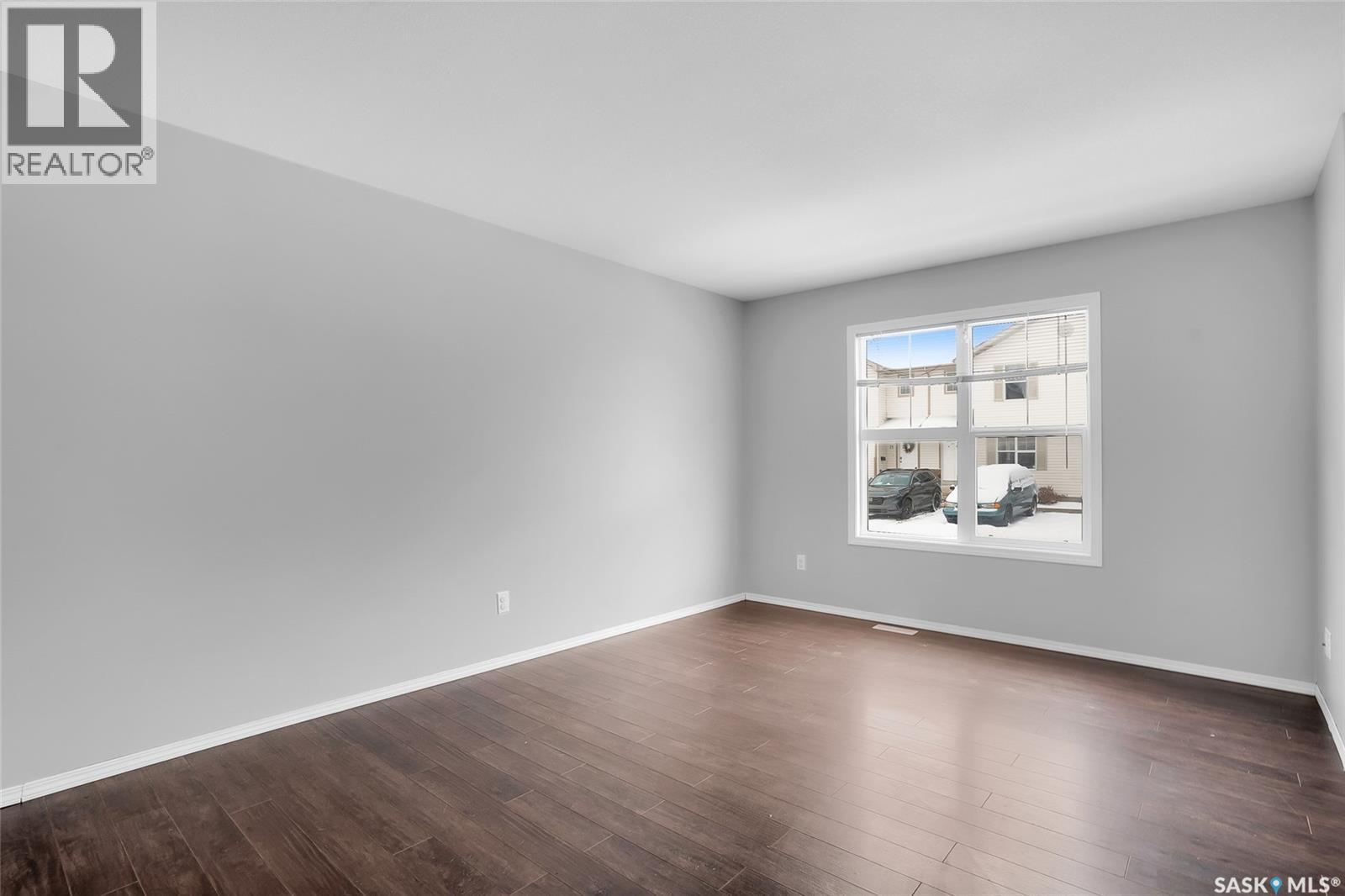 20 135 Pawlychenko LANE