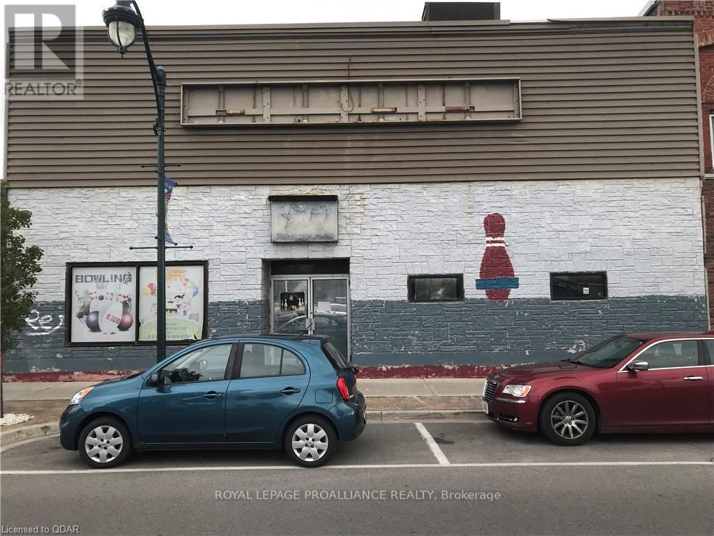 31-33 DUNDAS STREET E