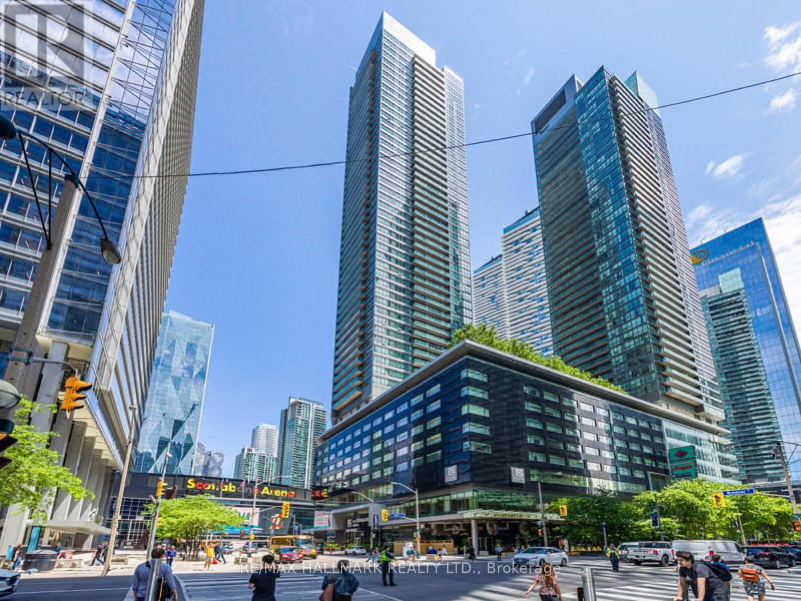 2109 - 65 BREMNER BOULEVARD