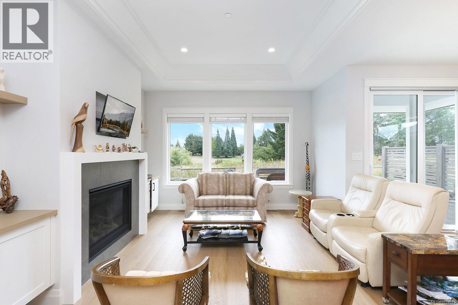 124 1444 CROWN ISLE Dr