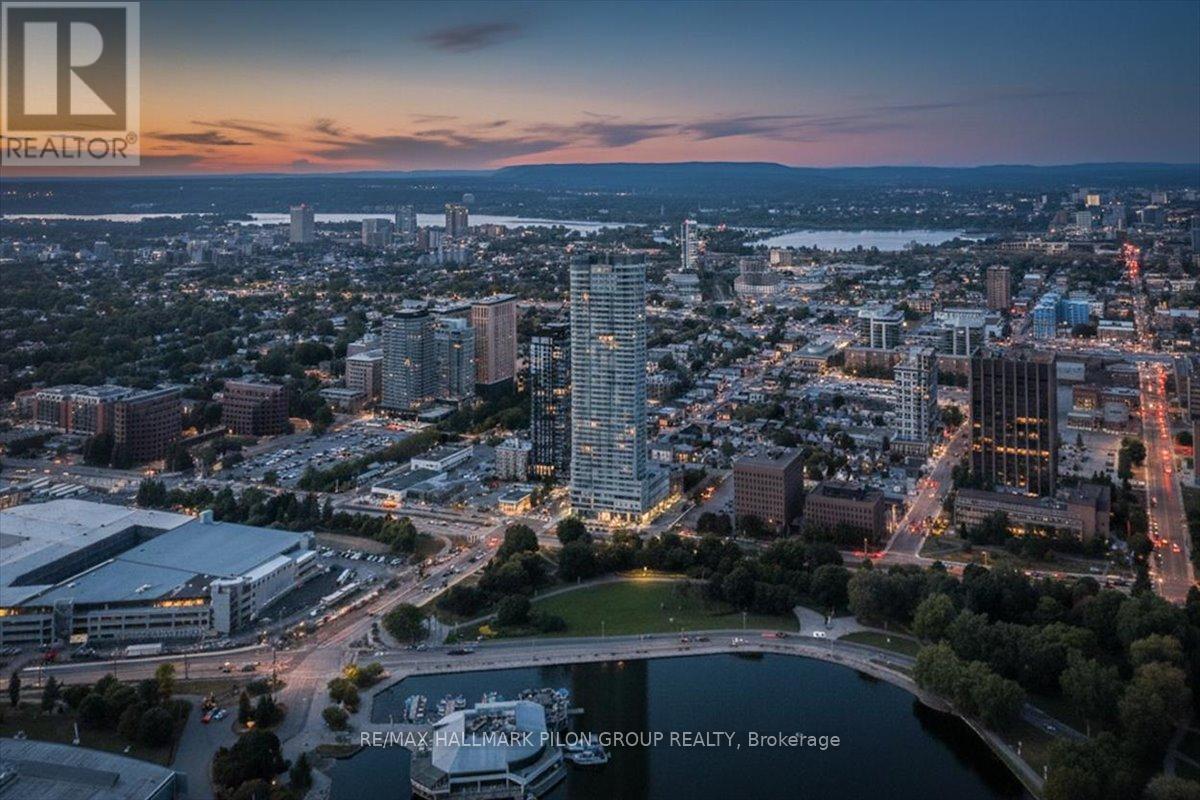 3907 - 805 CARLING AVENUE