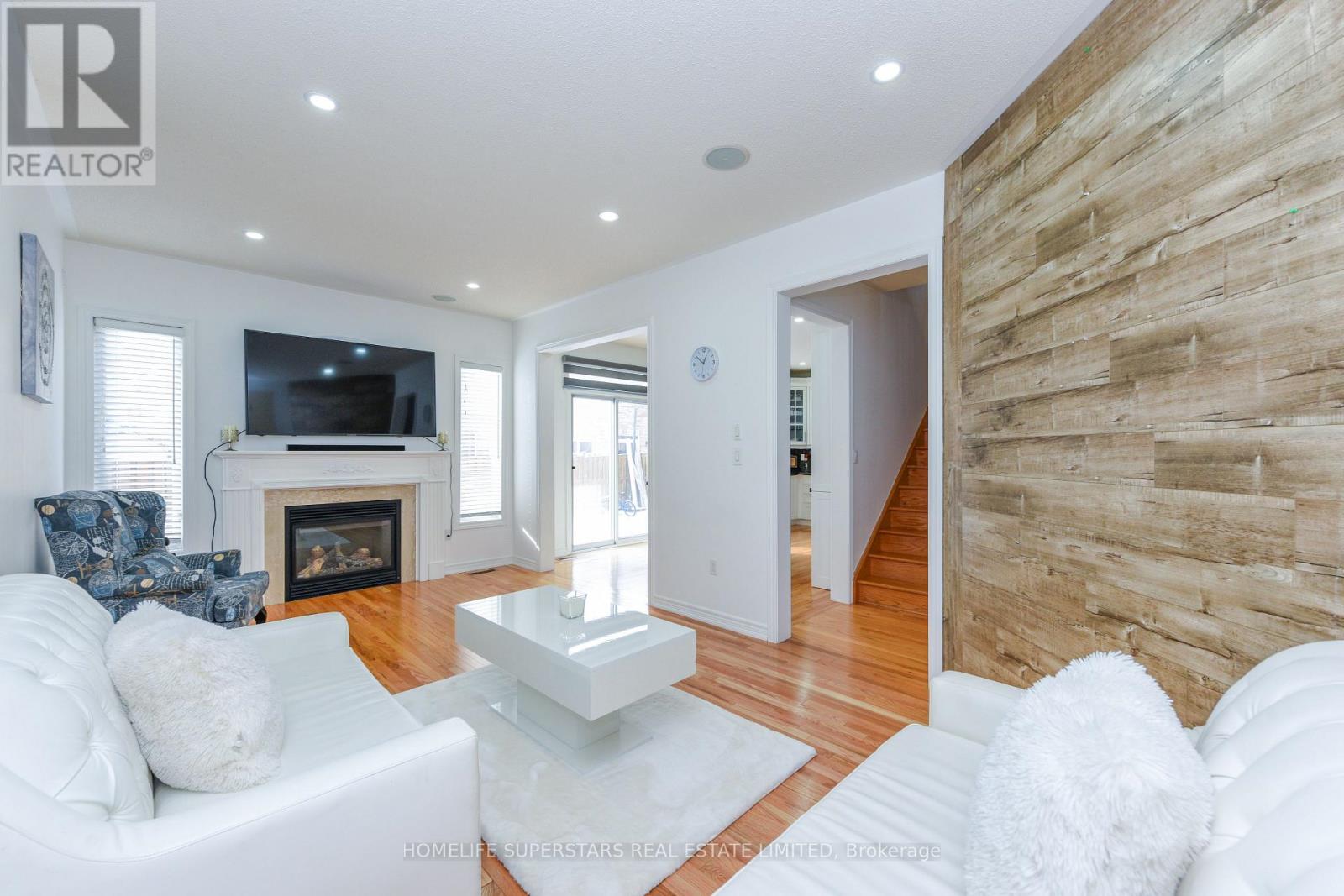 27 DOVEHAVEN CRESCENT