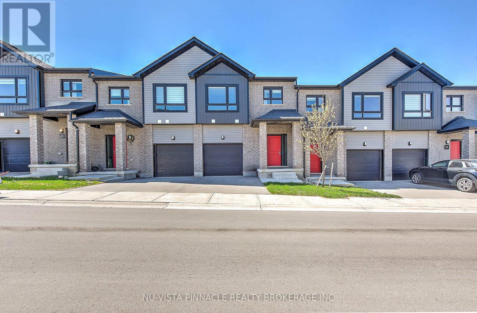 92 - 1820 CANVAS WAY