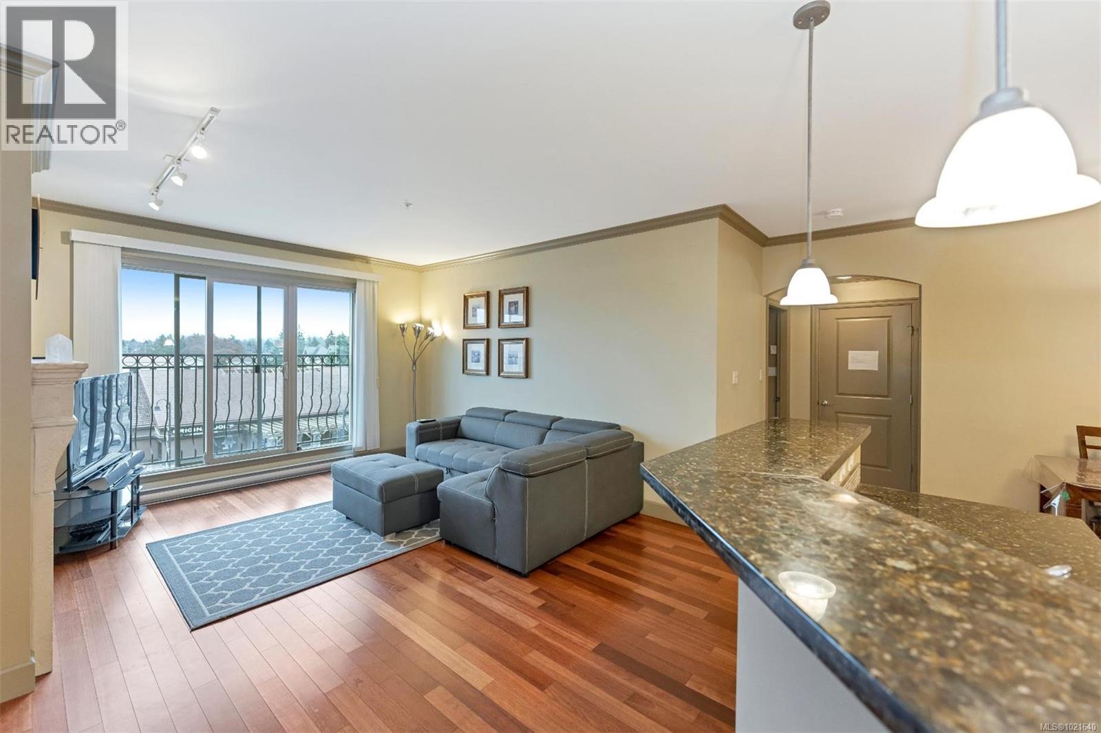 318 1620 McKenzie Ave