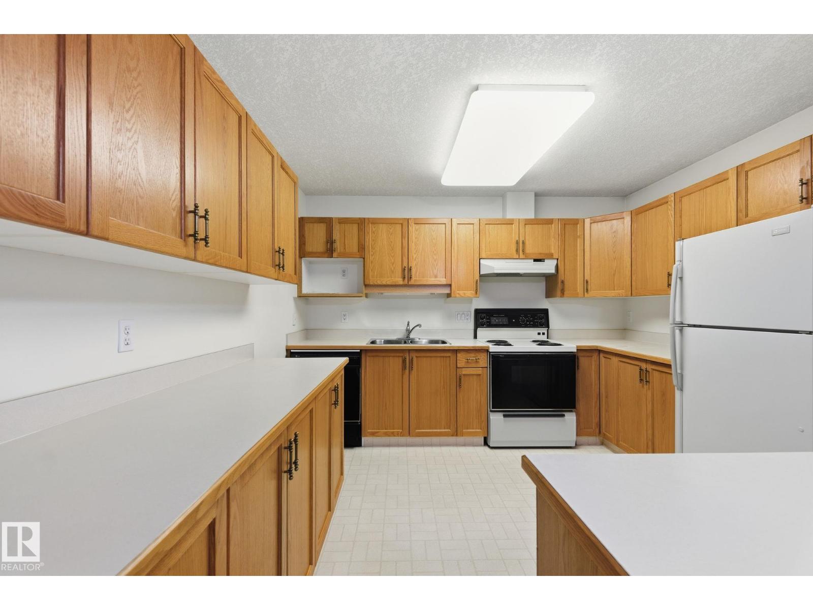 #48 9908 80 AV NW NW