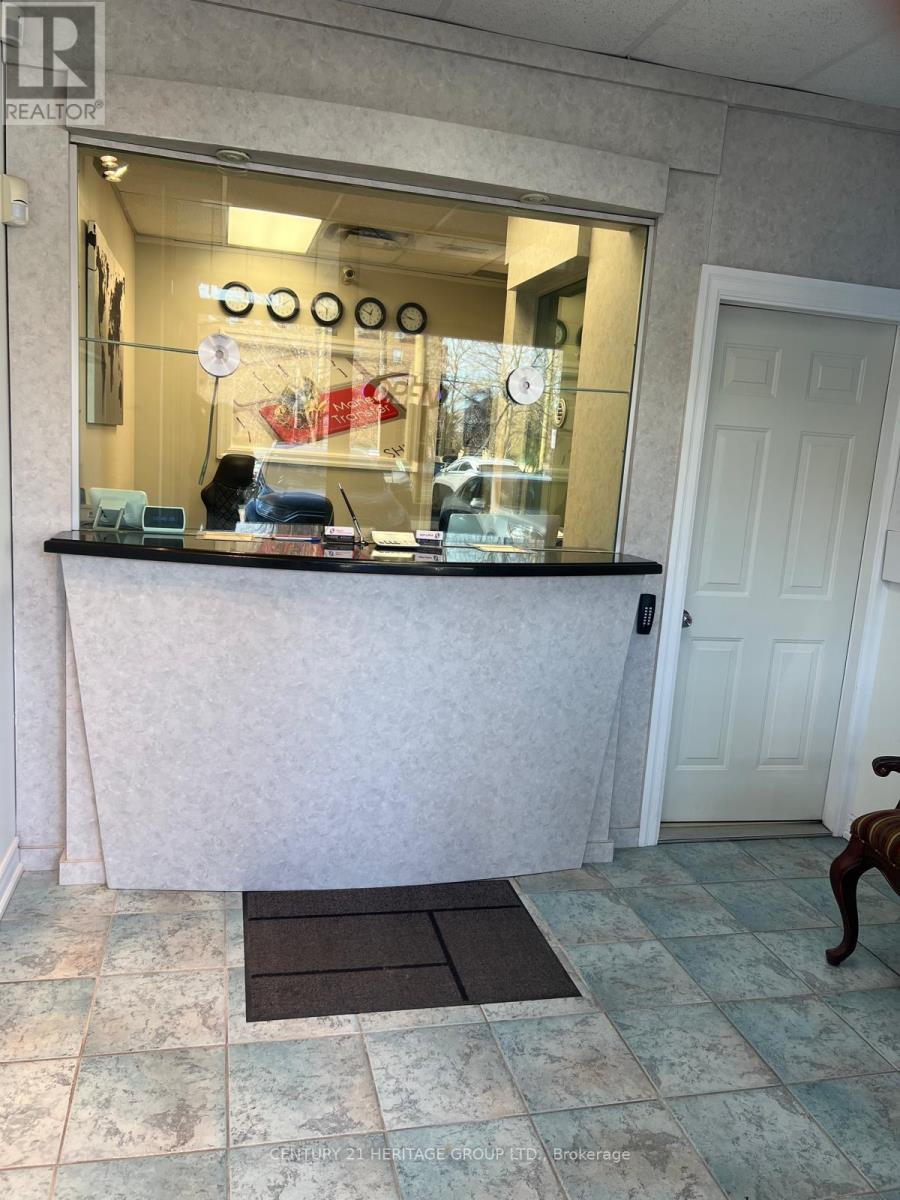 B23 - 7378 YONGE STREET