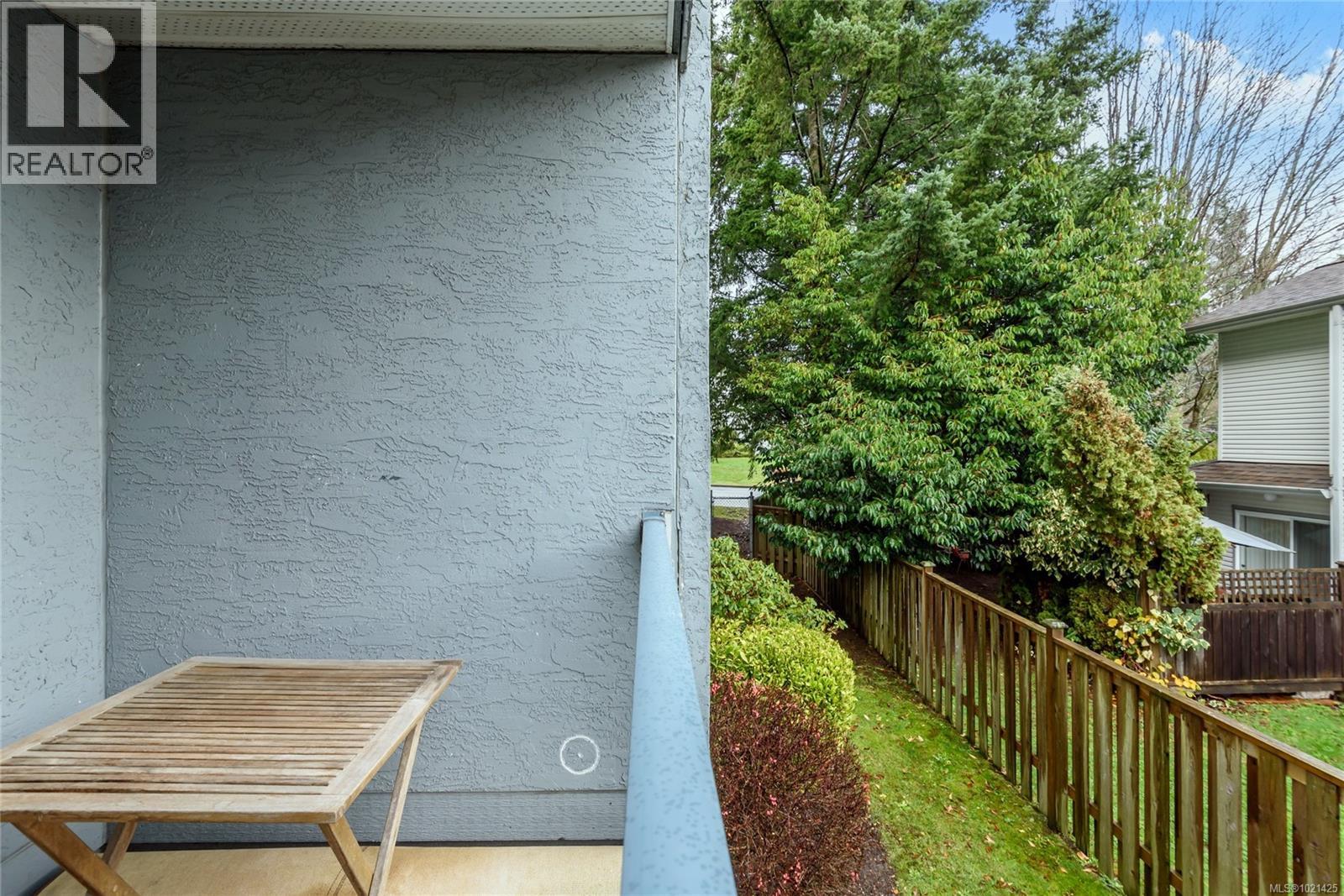 207 1050 Braidwood Rd