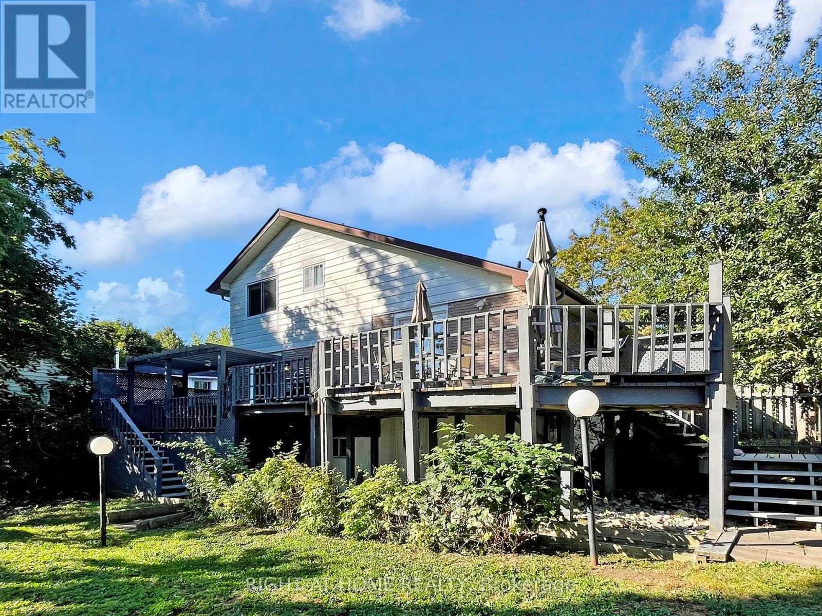 2 HETHERINGTON DRIVE