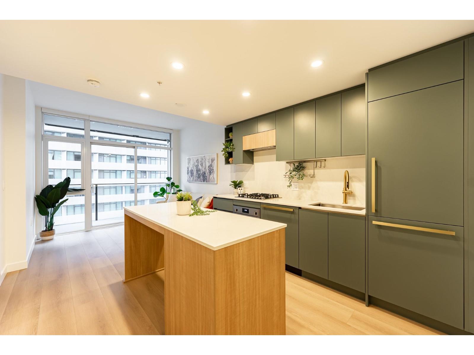 1110 13573 98A AVENUE