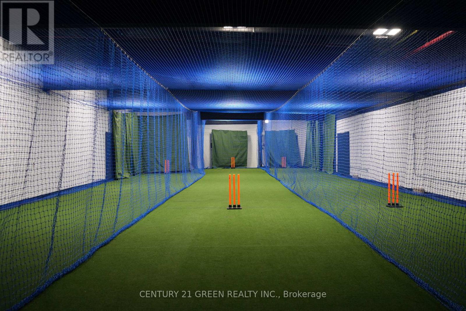 4 - 1700 BRAMPTON STREET N