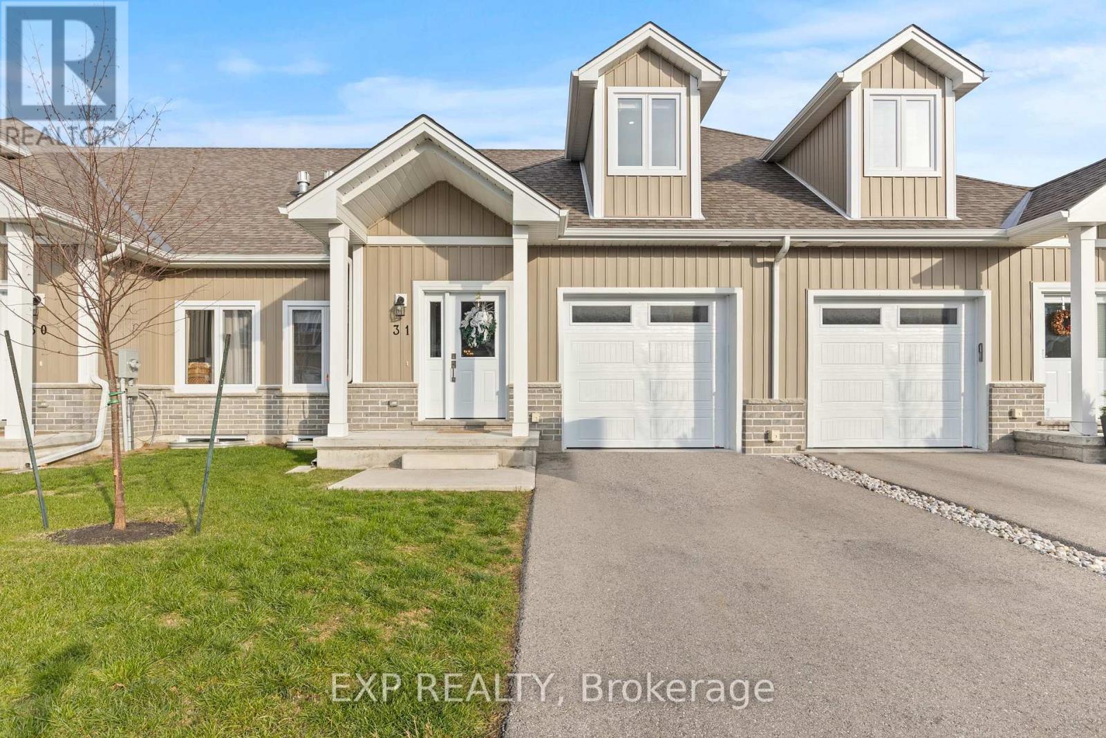 31 - 744 NELSON STREET W