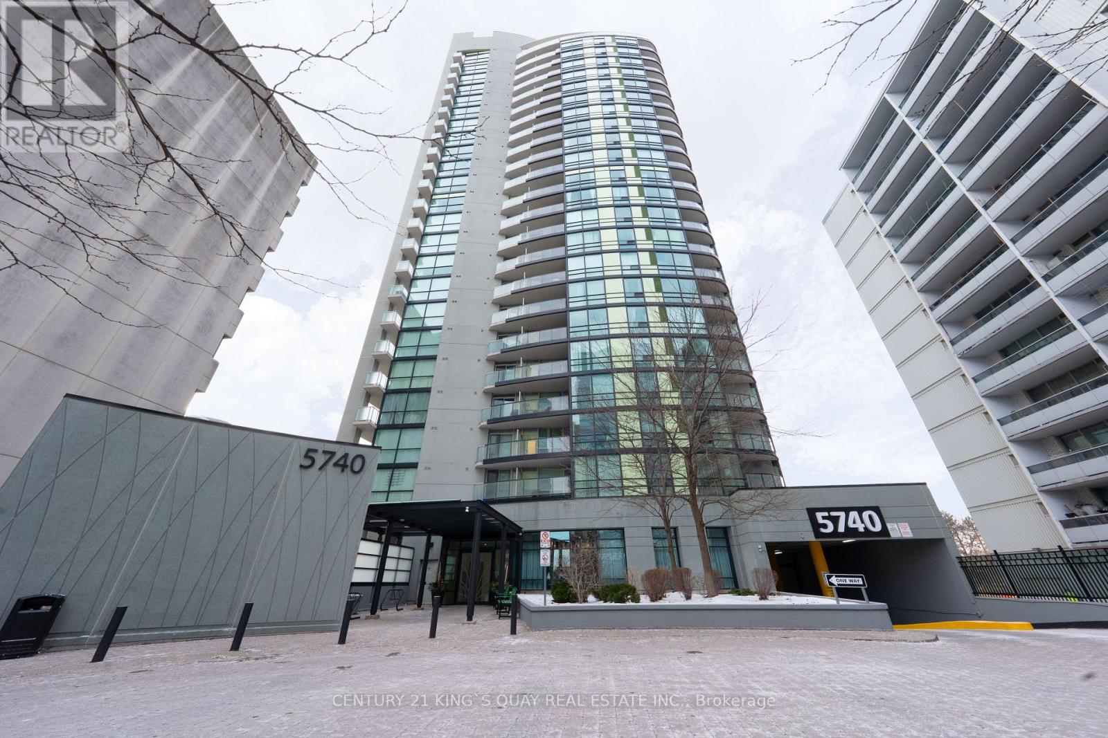 202 - 5740 YONGE STREET