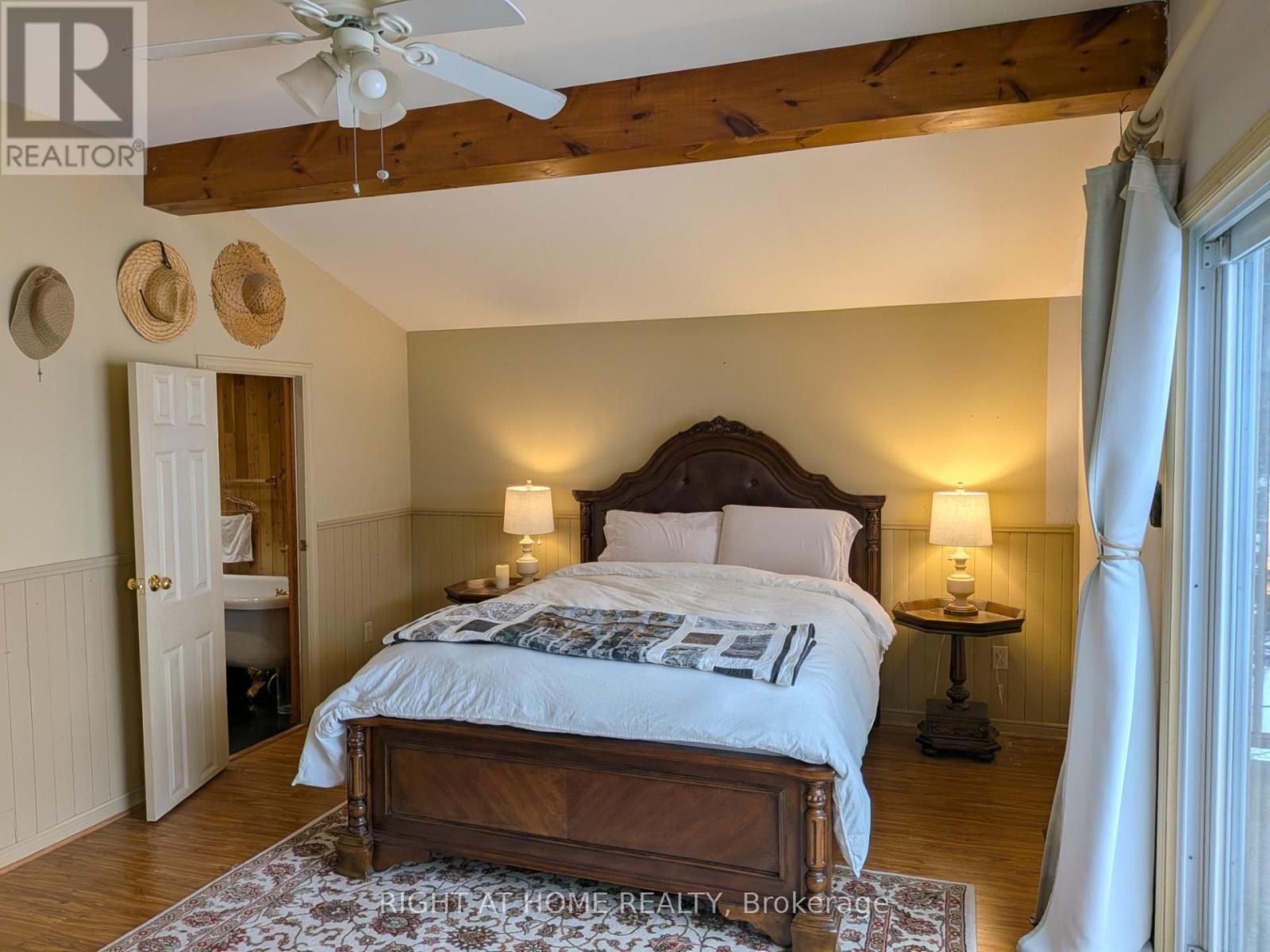 36 SHIRLEA BOULEVARD