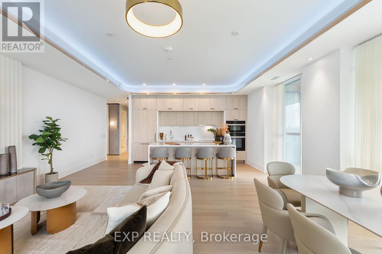 418 - 399 ROYAL ORCHARD BOULEVARD