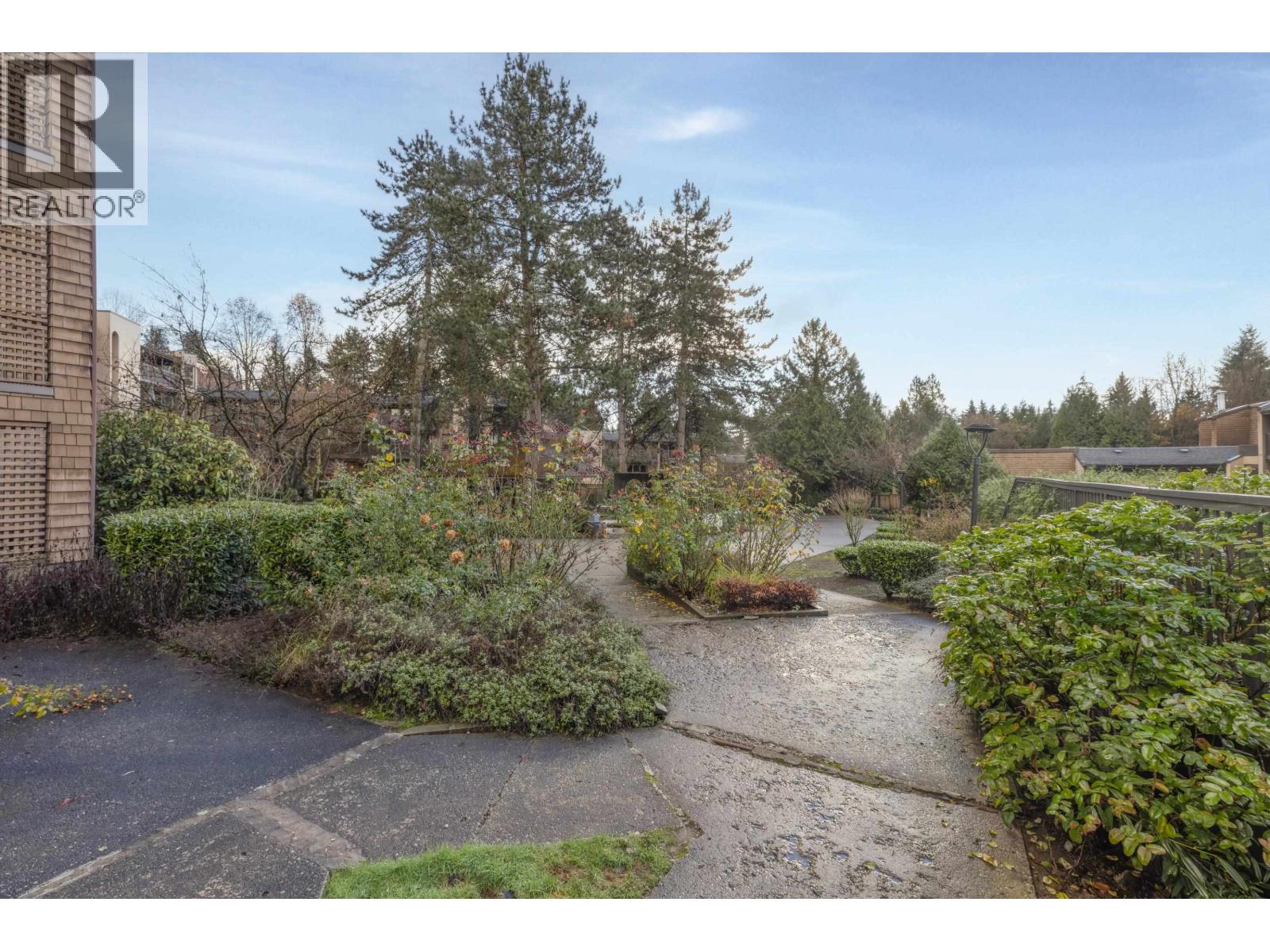 112 9847 MANCHESTER DRIVE