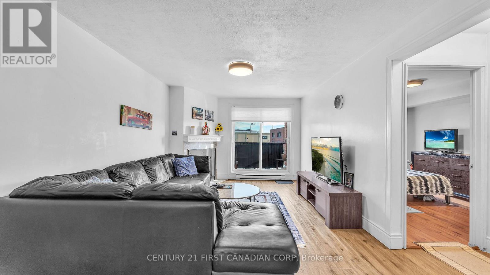 87 - 1096 JALNA BOULEVARD