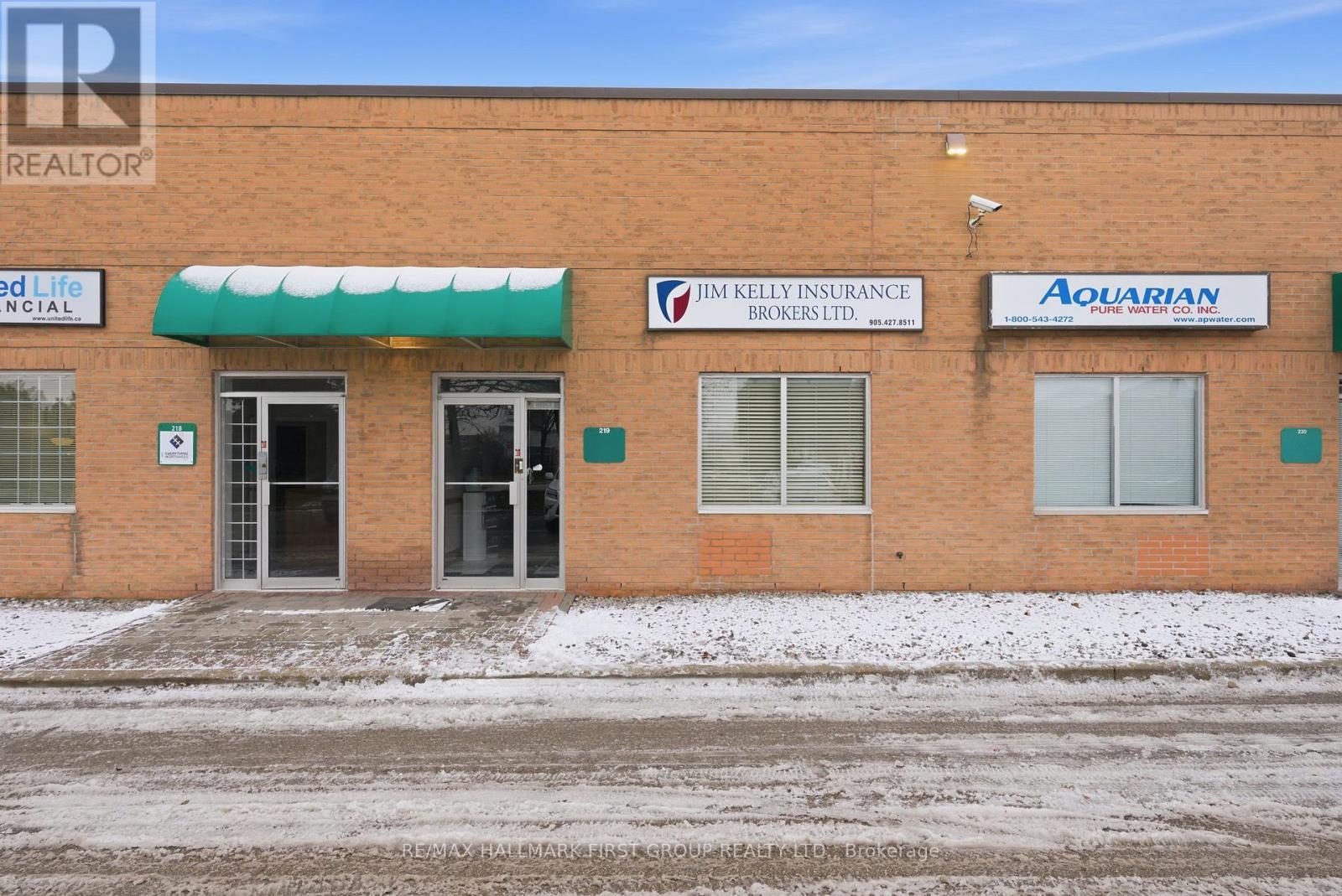 219 - 1885 CLEMENTS ROAD