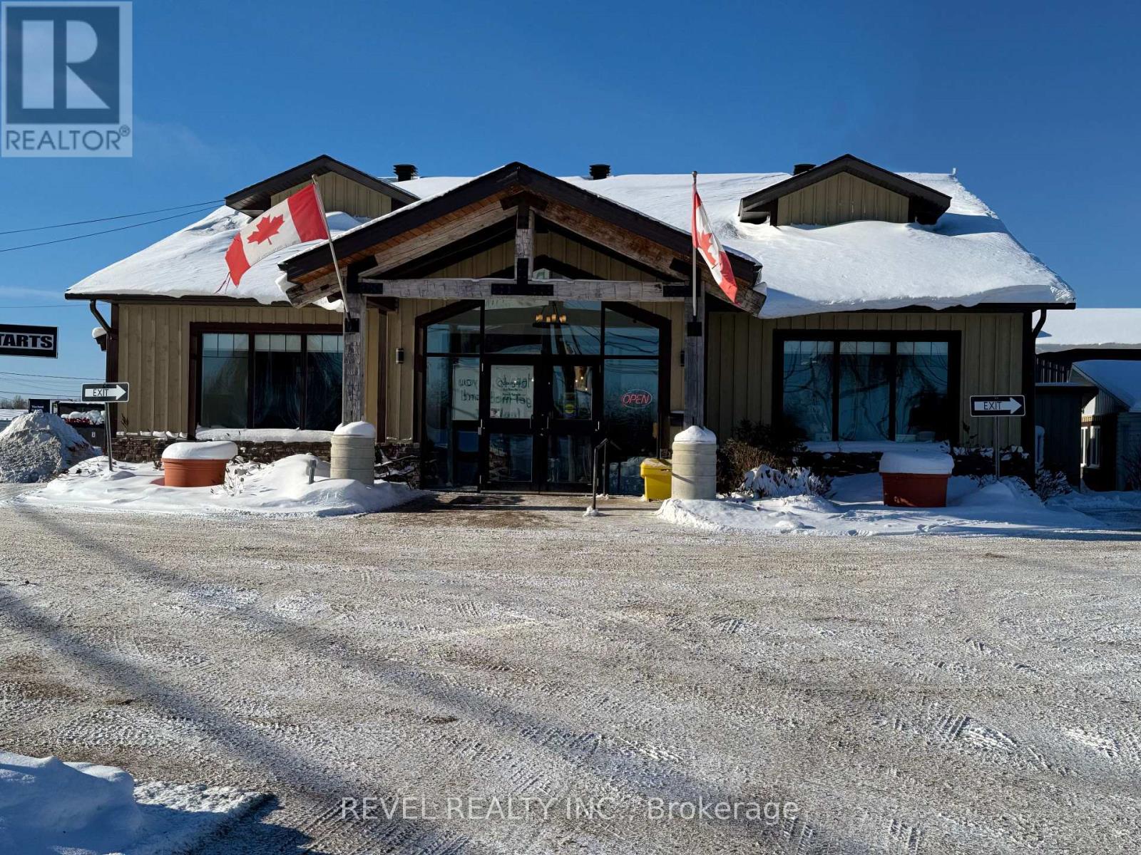 1086 RIVERSIDE DRIVE