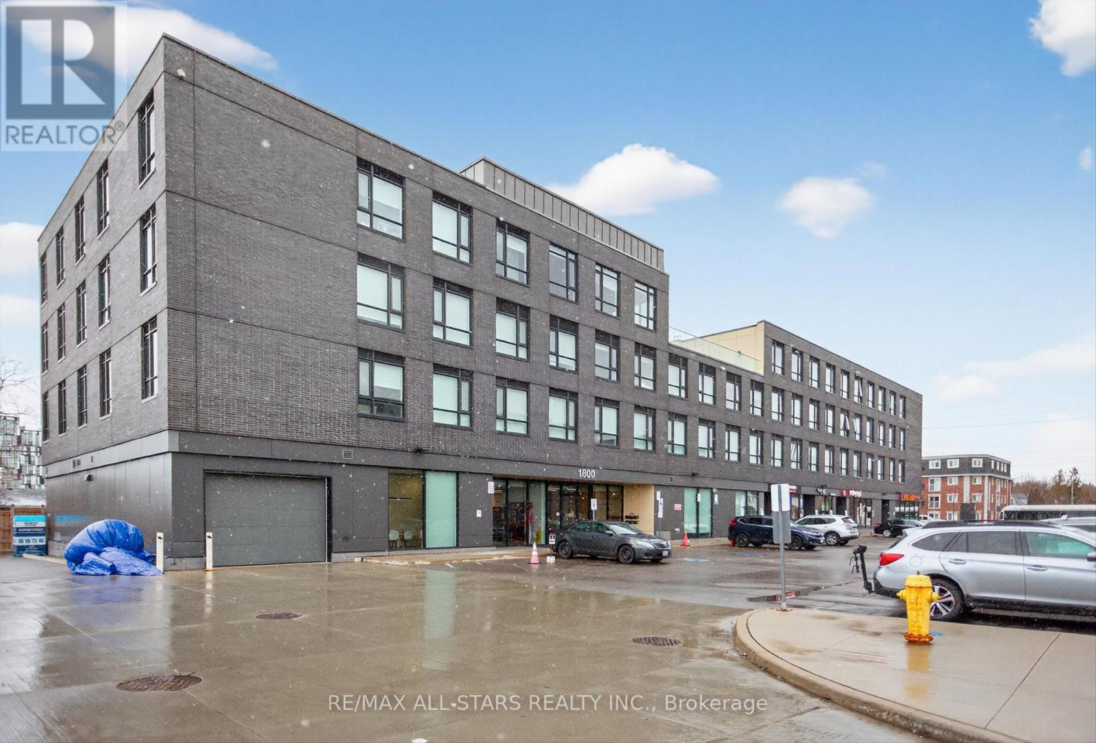 220 - 1800 SIMCOE STREET N