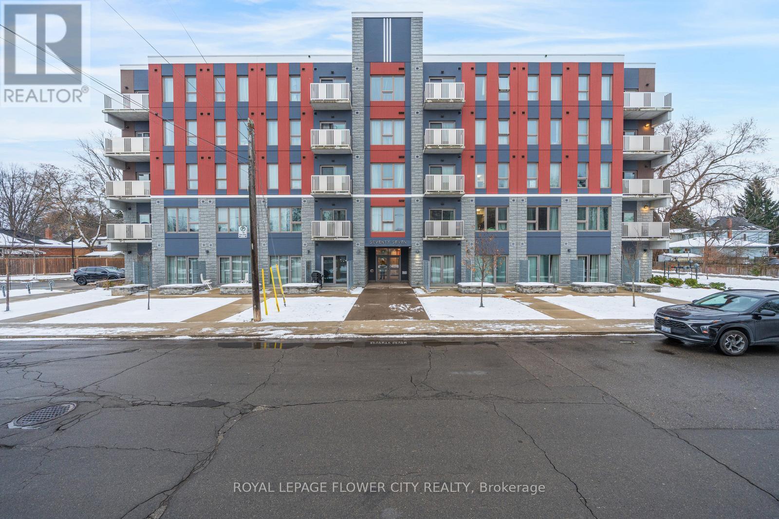 303 - 77 LELAND STREET