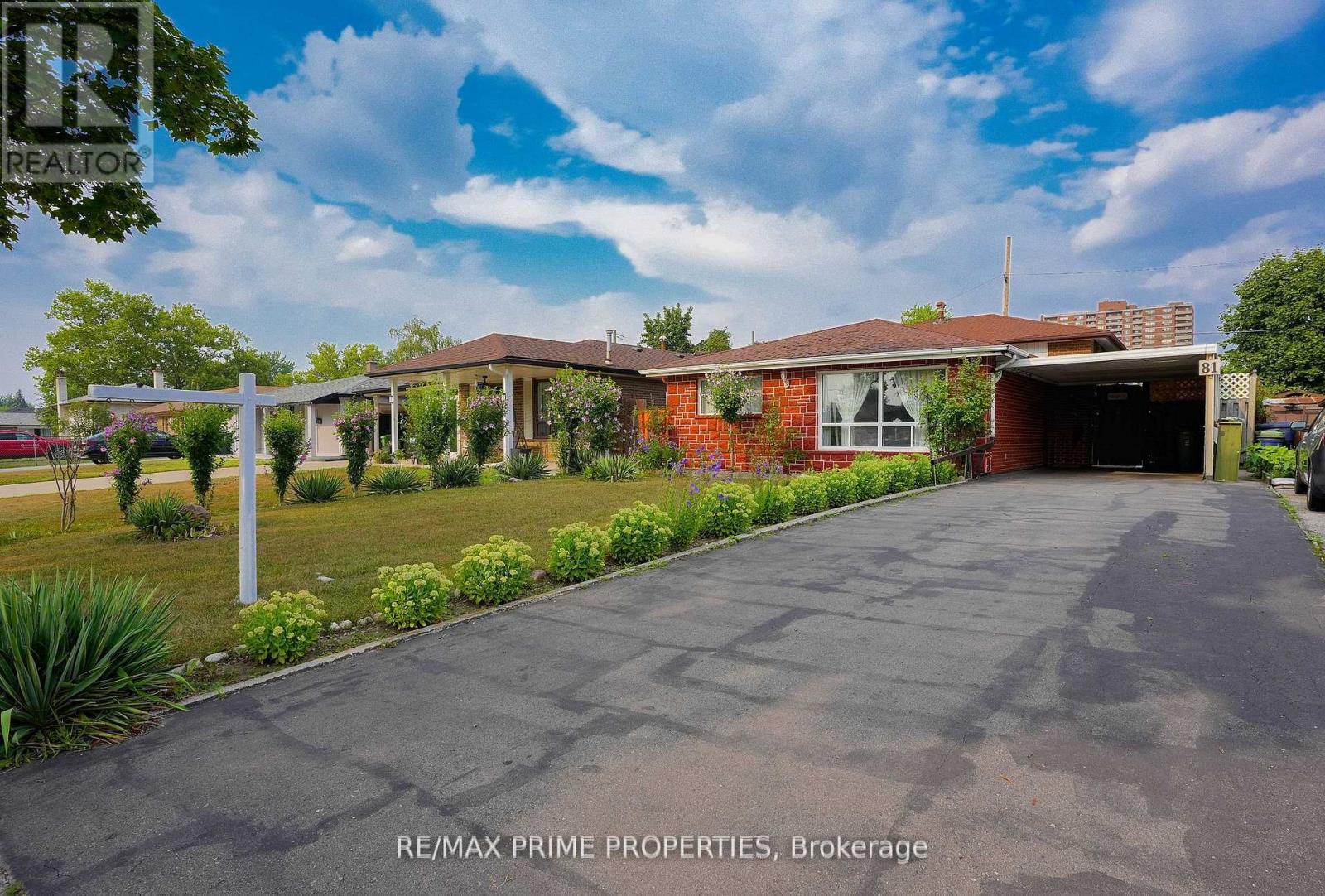 81 SILVERSTONE DRIVE