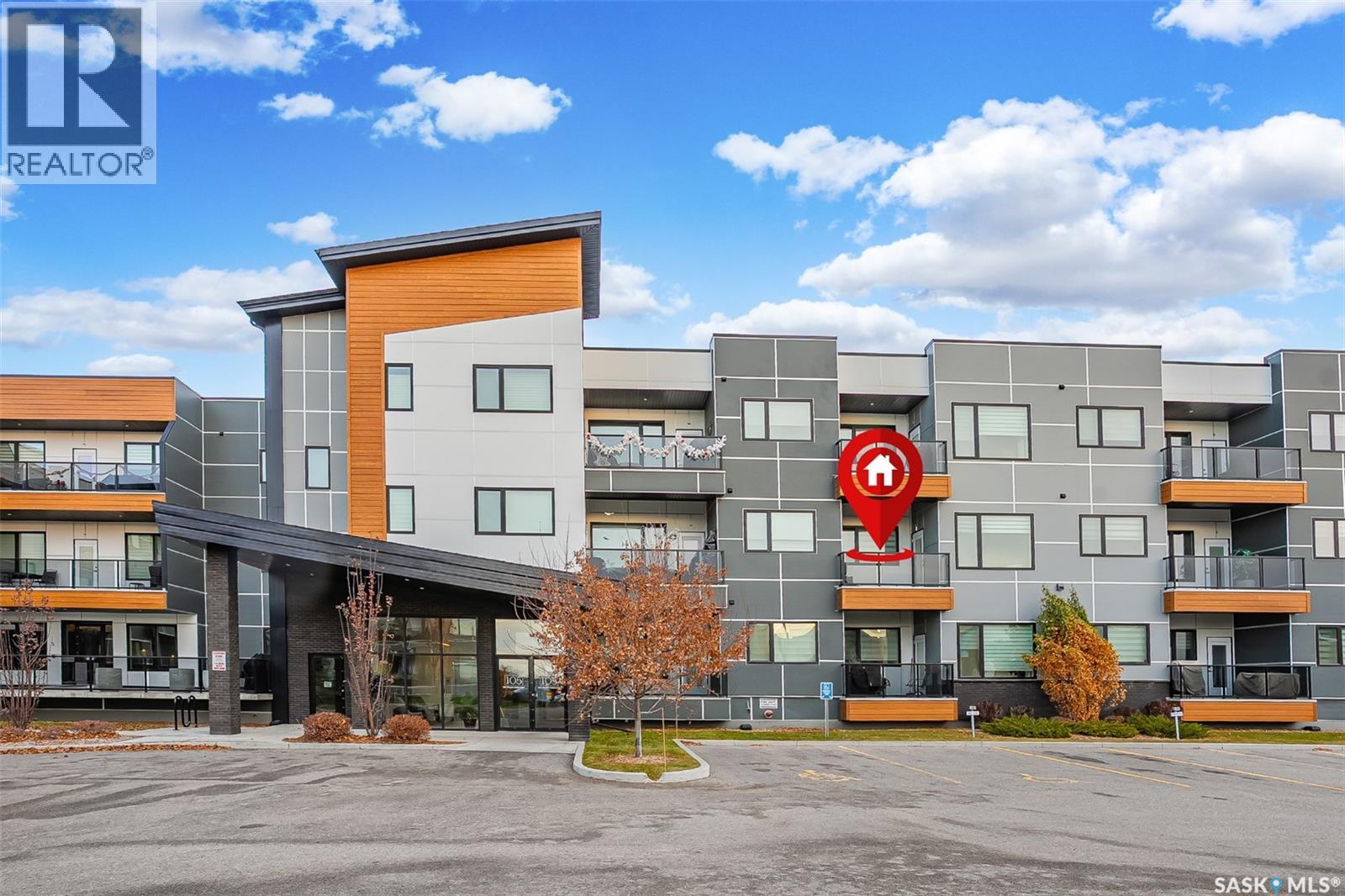 212 105 Willis CRESCENT