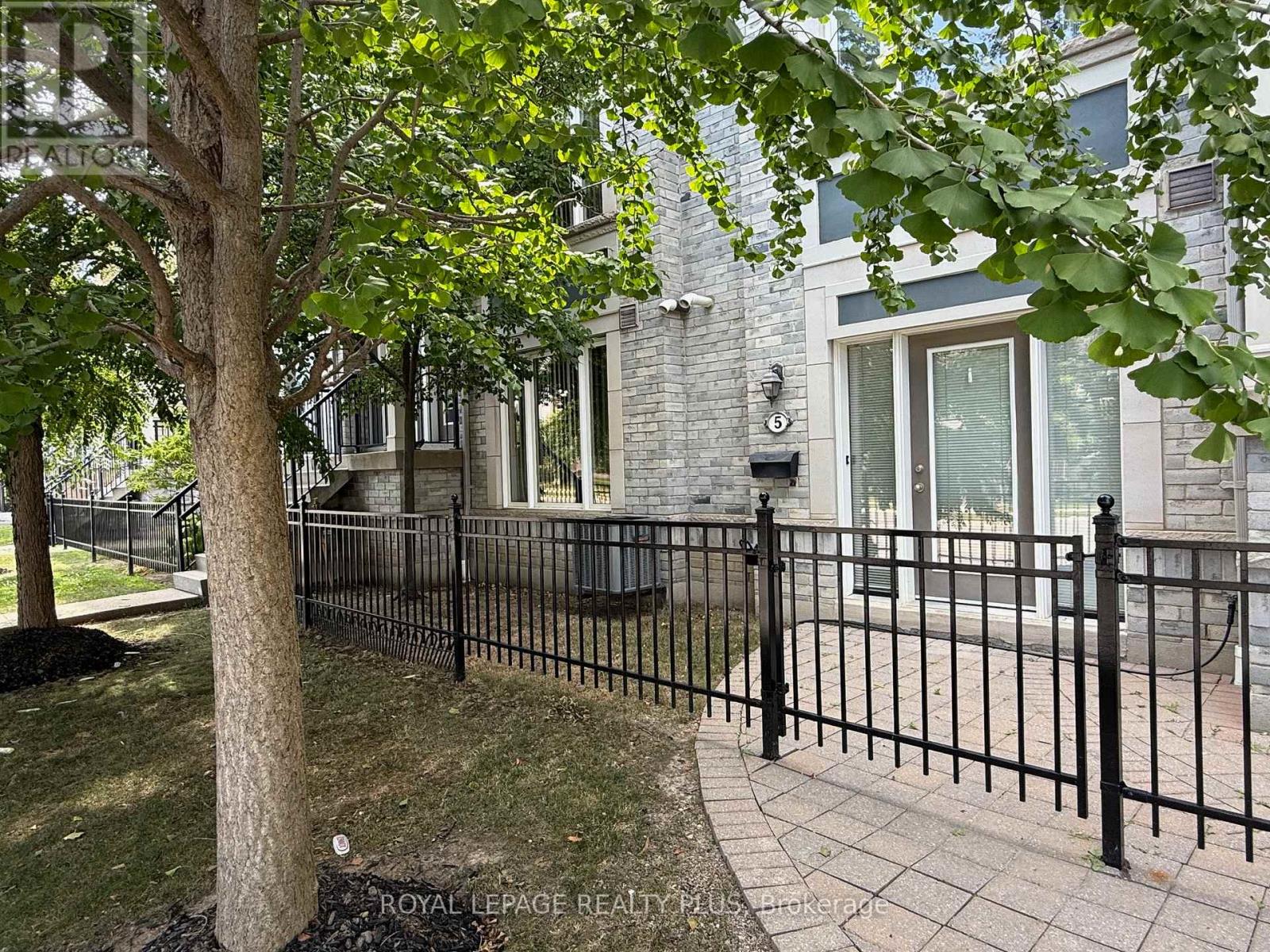 5 - 3015 DESTINATION DRIVE