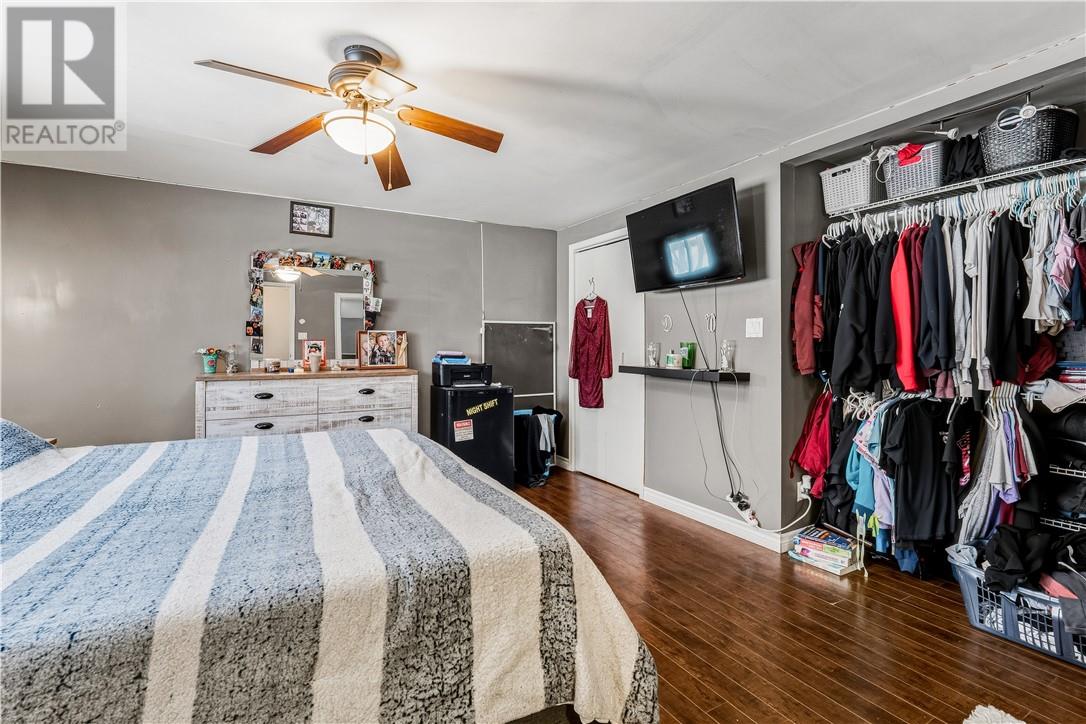 1568 Lakeshore Drive