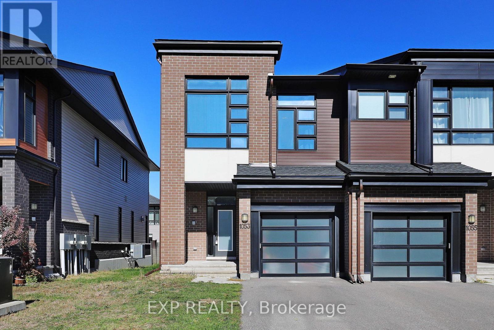 1053 LUNAR GLOW CRESCENT