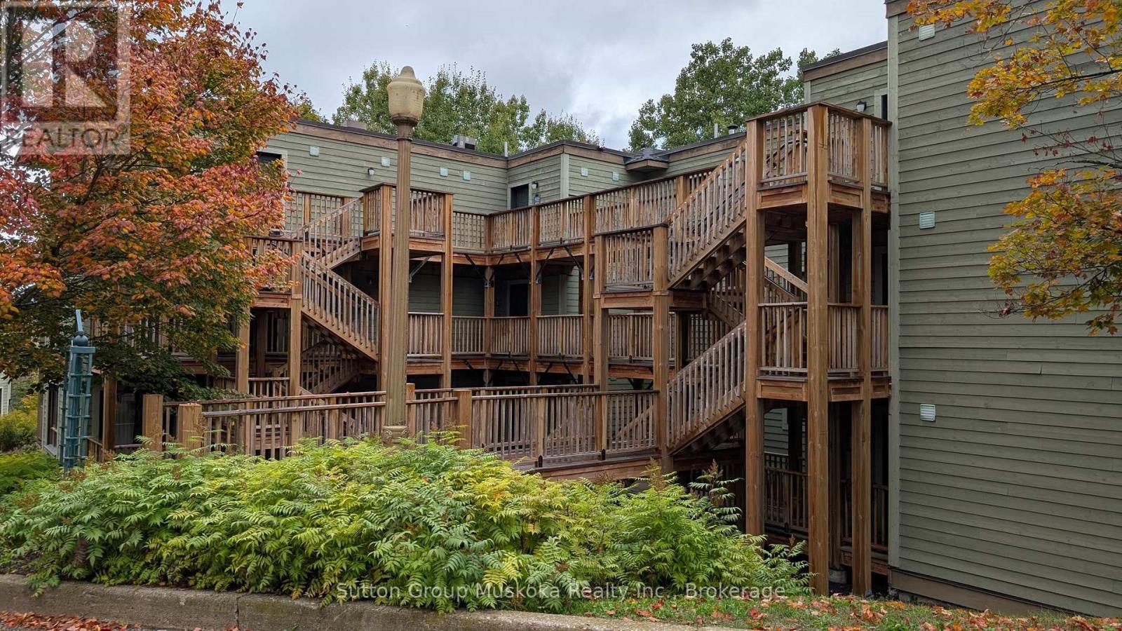 27-202 GOLFVIEW - DEERHURST DRIVE