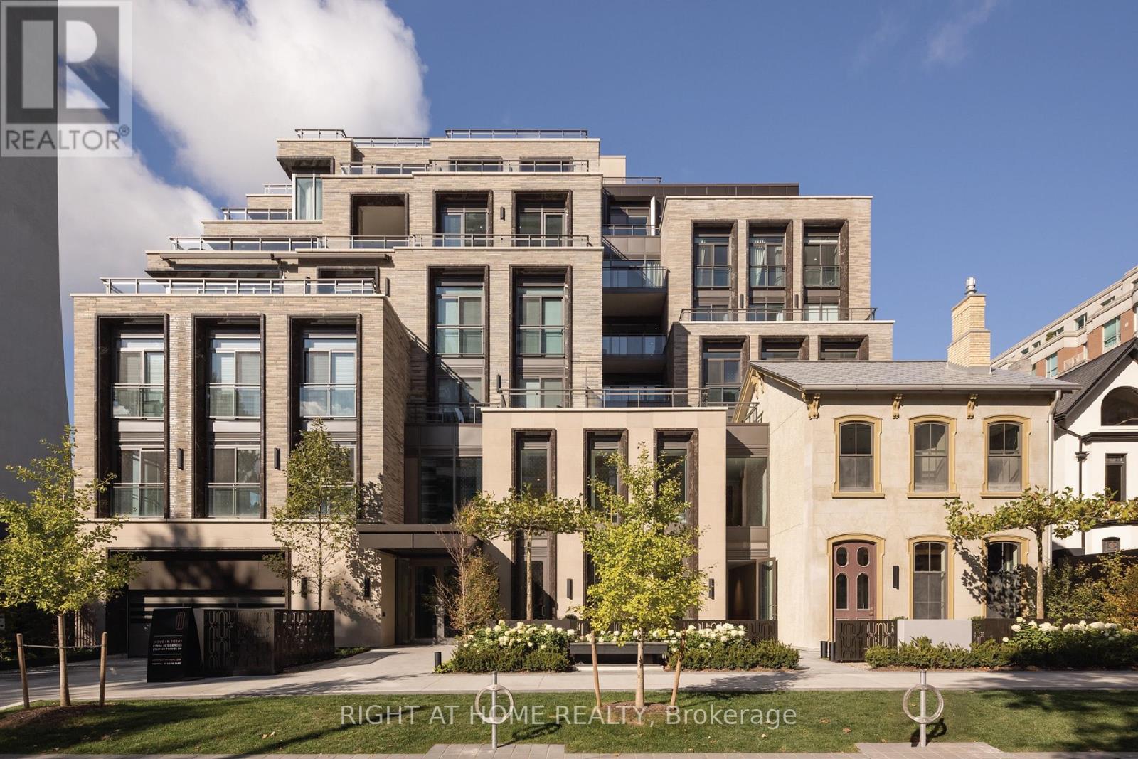 302 - 10 PRINCE ARTHUR AVENUE