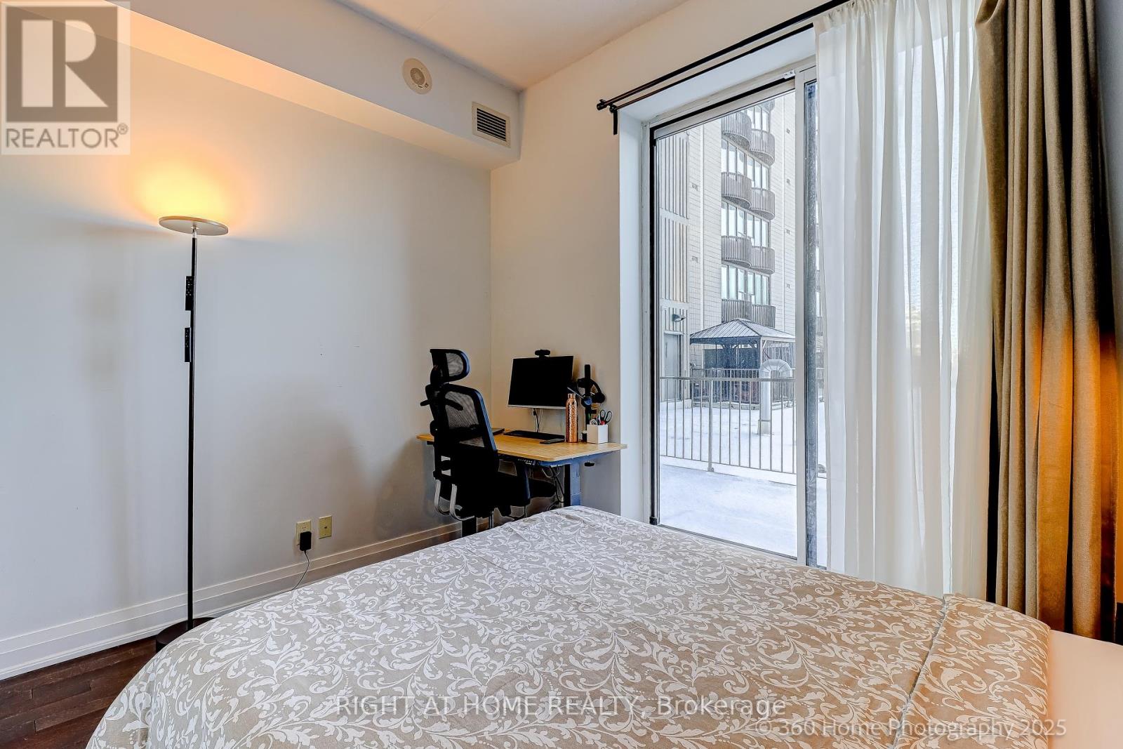 203 - 2737 KEELE STREET